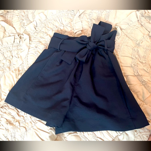 Wilfred dress shorts worn a handful of times! great condition! - Picture 1 of 2